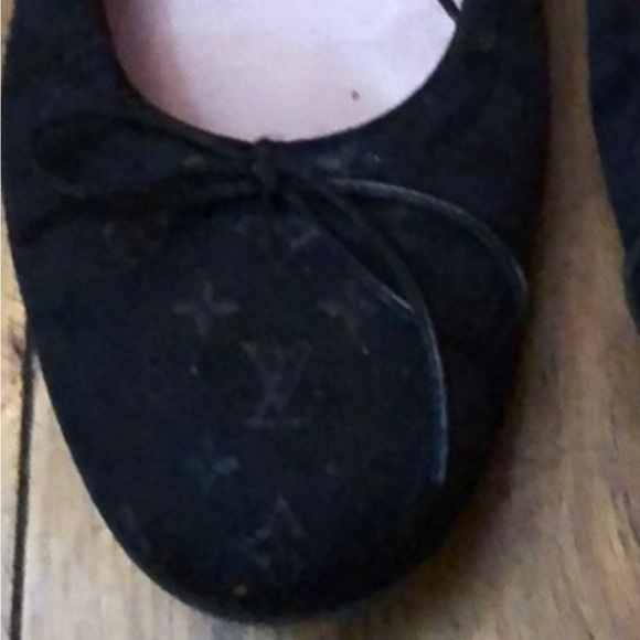 Louis Vuitton monogrammed flats👠 - Picture 4 of 11